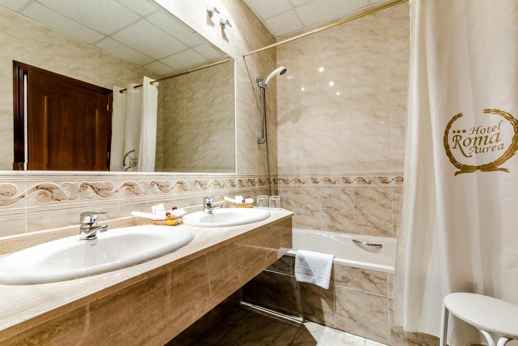 Roma Aurea Hotel Talavera de la Reina Exterior photo
